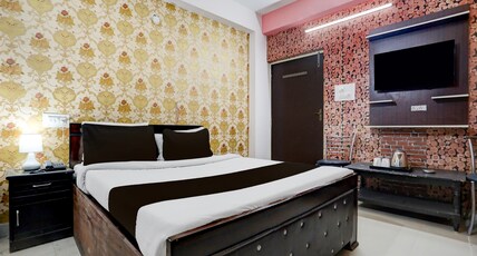 Super Hotel O A.N College Patna Formerly Hudco Grand Room Type - Deluxe with Balcony