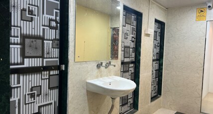 Hotel Jazz  Near T2 Mumbai International Airport Room Type - Male Cabin with Shared Washroom