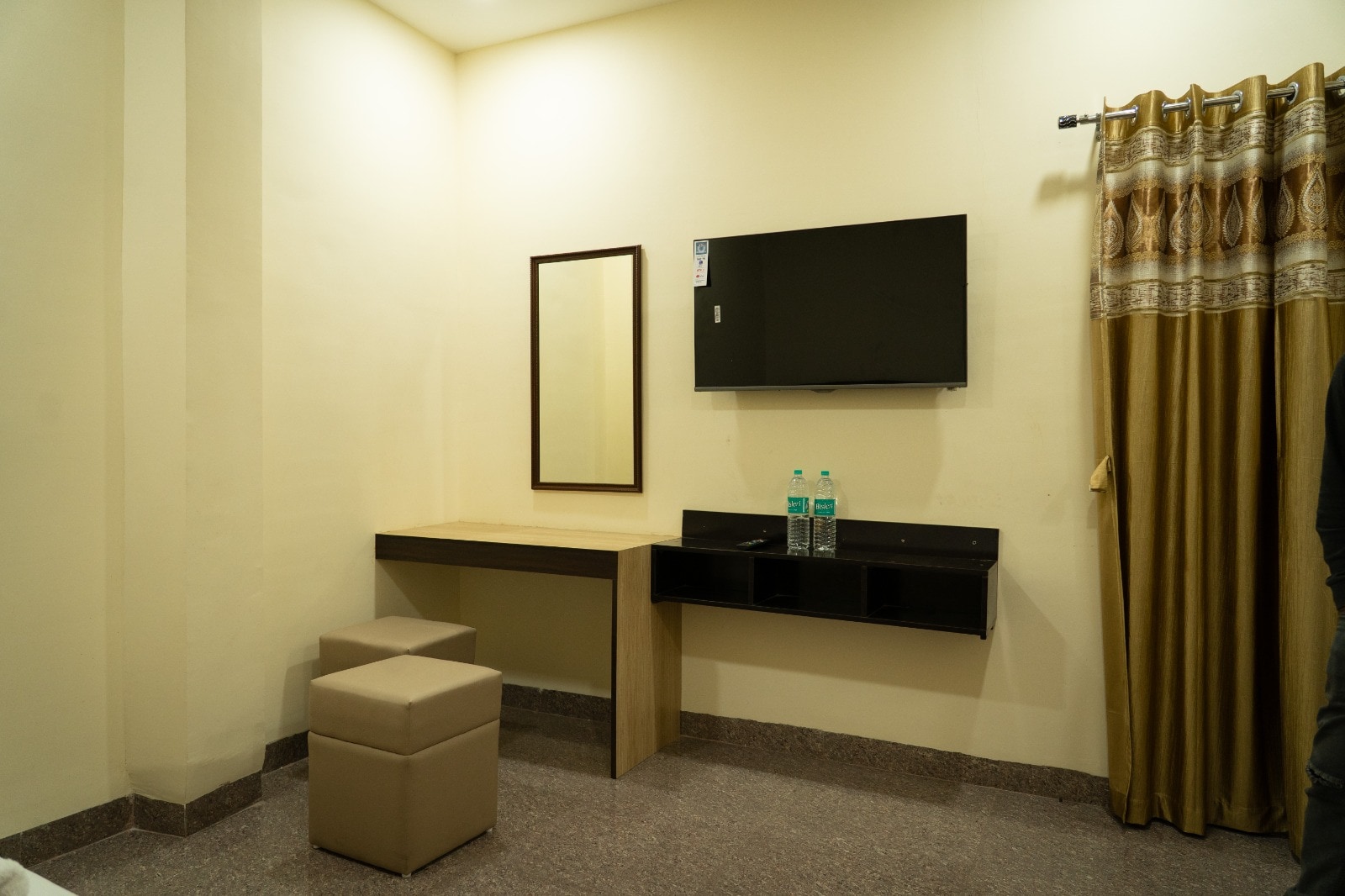 Hotel Punjab Inn - Tap to explore photos
