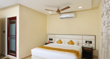 Coco Retreat Farm Villa | Room & Pool Room Type - Deluxe Room