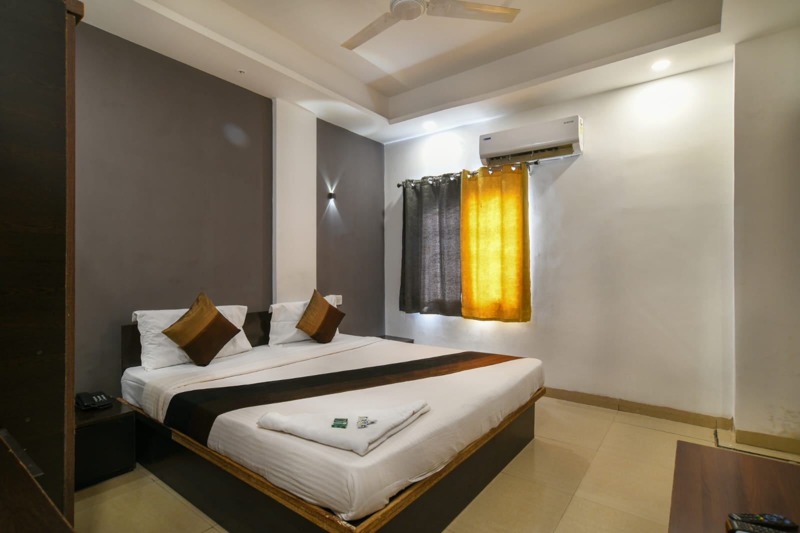 Hotel Aarav - Tap to explore photos