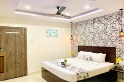 HOTEL OAK BY MEGA GROUPS