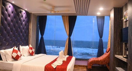 Hotel Mahasuara Palace (Sea Front Hotel) Room Type - SUPER DELUXE ROOM with BALCONY(FRONT SEA VIEW) Hotel Mahasuara Palace (Sea Front Hotel) Room Type - SUPER DELUXE ROOM with BALCONY(FRONT SEA VIEW)