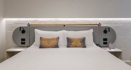 Crowne Plaza Hawkesbury Valley Room Type - 1 King Bed Premium