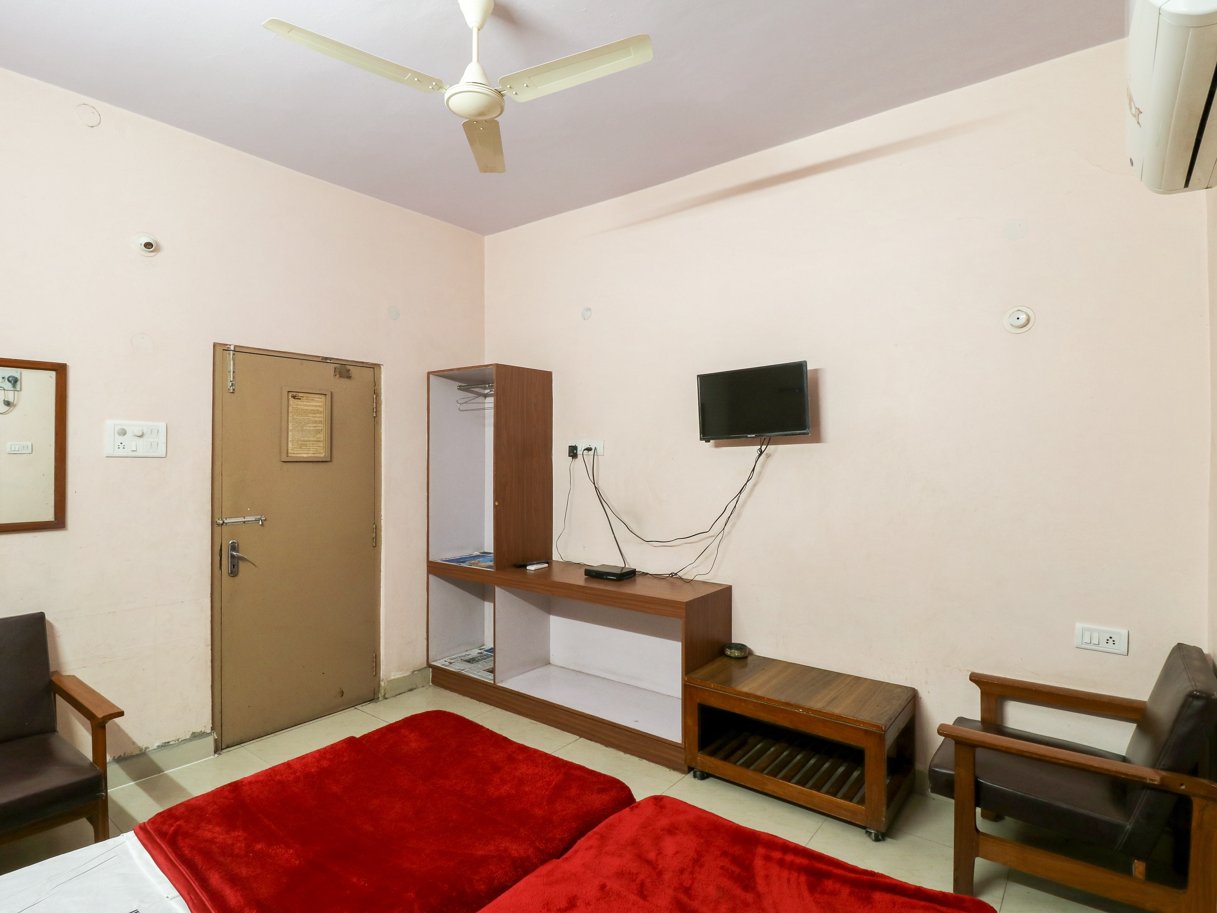 Hotel Saptagiri Abids - Tap to explore photos