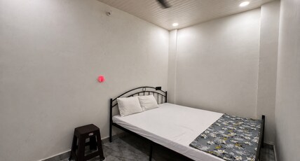 Brij rani mahal Room Type - Deluxe Room (King Bed)