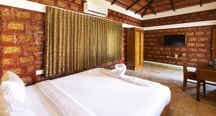 Aara Jungle Resort Room Type - Premium Cottages