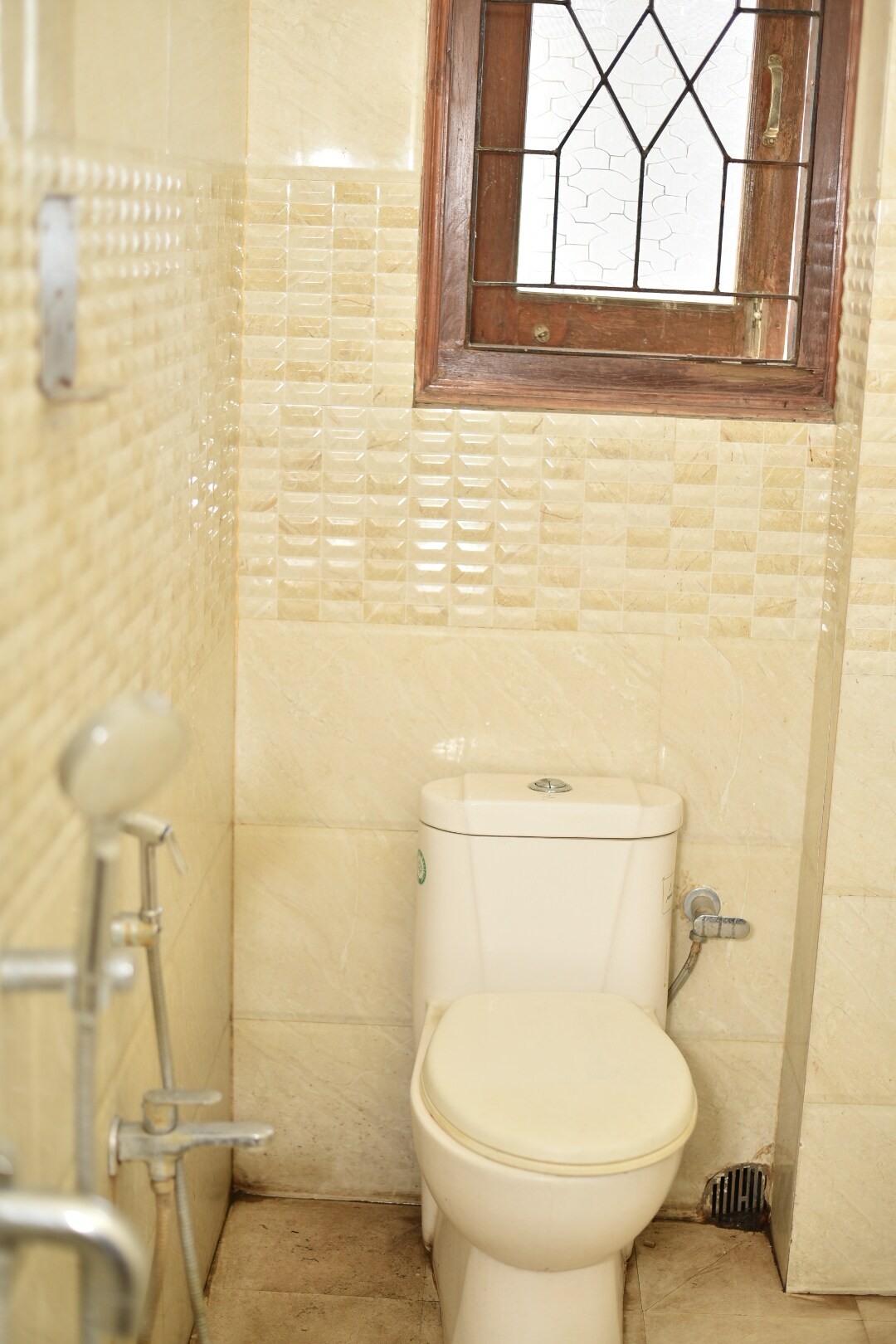 Akashi Villa Guest House - Tap to explore photos