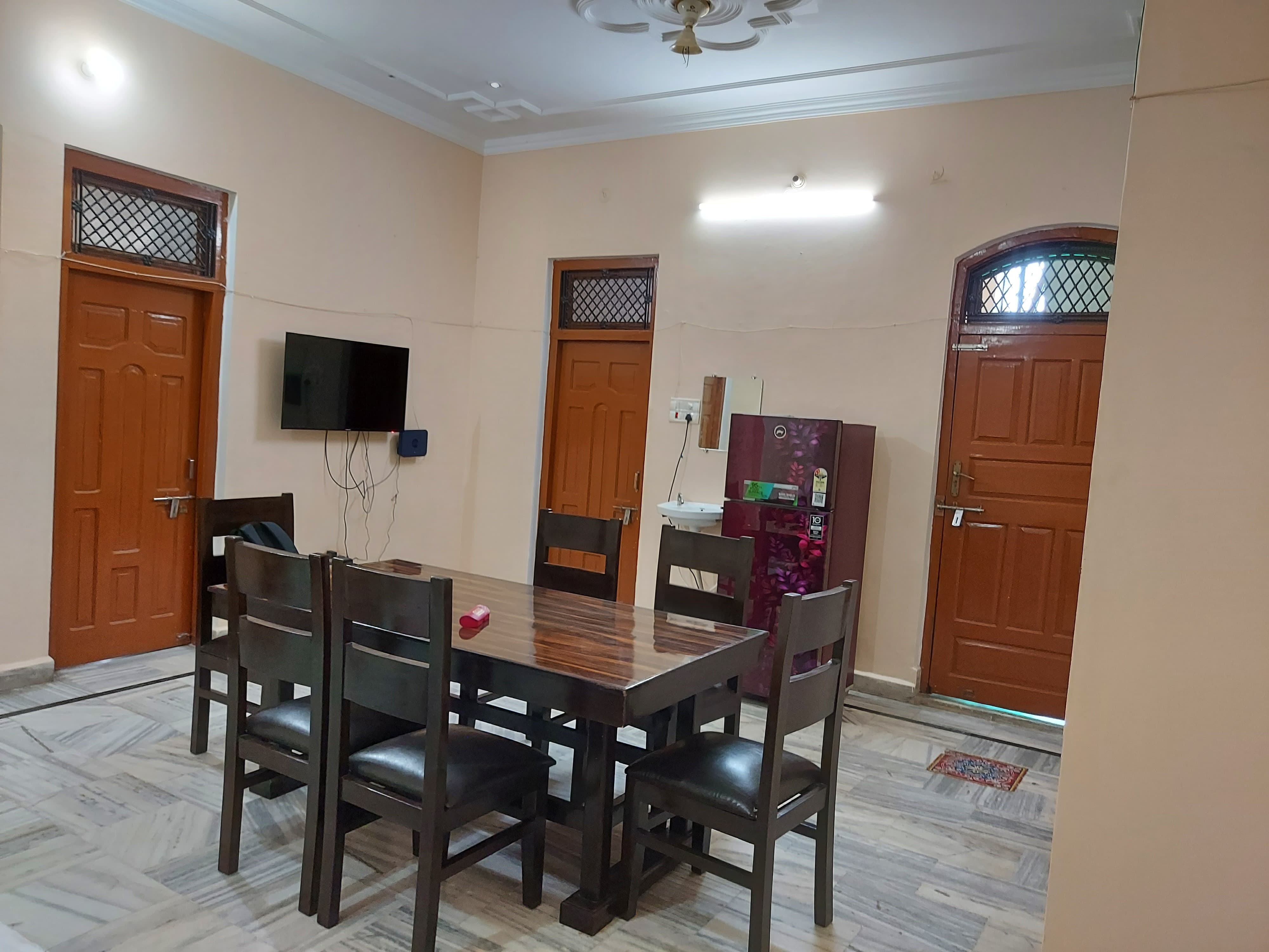 Narayan Guest House | 2BHK Apartment at Rampath - Tap to explore photos