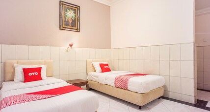 OYO 2180 Vina Vira Hotel Room Type - Indonesia Deluxe Twin