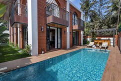 Opulent 4BHK Siolim Villa w Pool Bar Pool Table