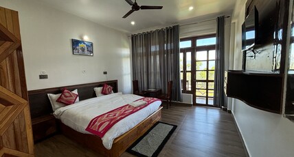 Lap of Himalayas Resort Room Type - Deluxe Room