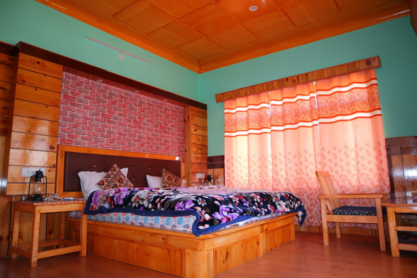 Hotel Thachung - Tap to explore photos