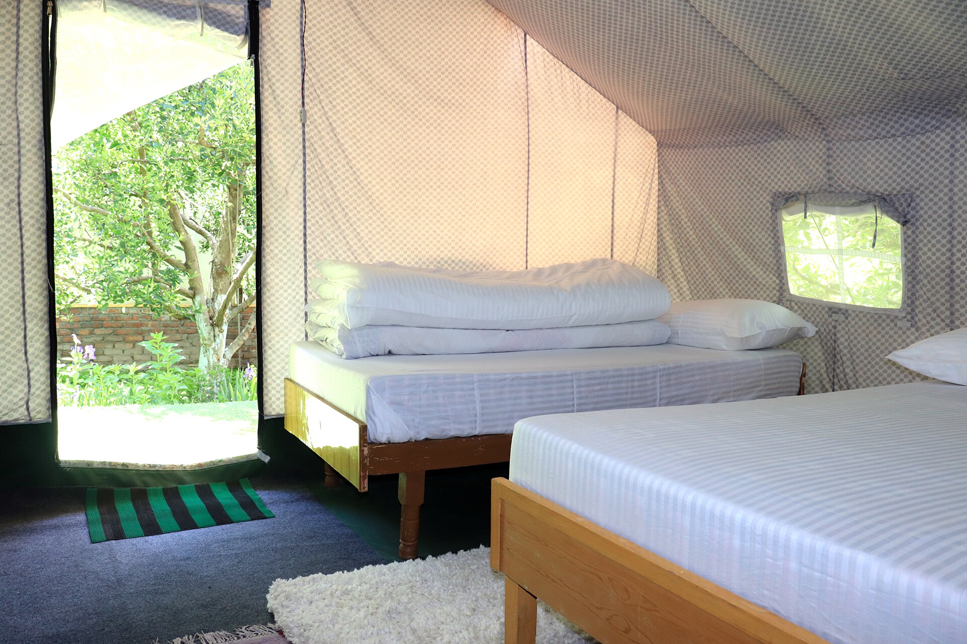 APPLE ORCHARD FARM AND CAMPING - Tap to explore photos