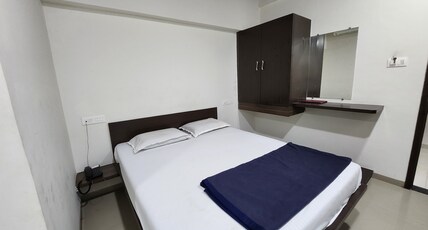 Hotel SM Palace Room Type - Deluxe Double Bed AC