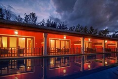 Lagoon Bay-Leonia Holistic Destination