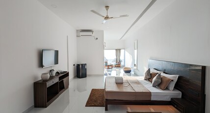 Aqua Beach Stays Room Type - King room with Sea View