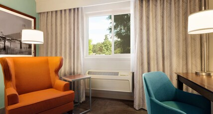 Hampton Inn Clackamas Room Type - KING STANDARD-NON SMOKING