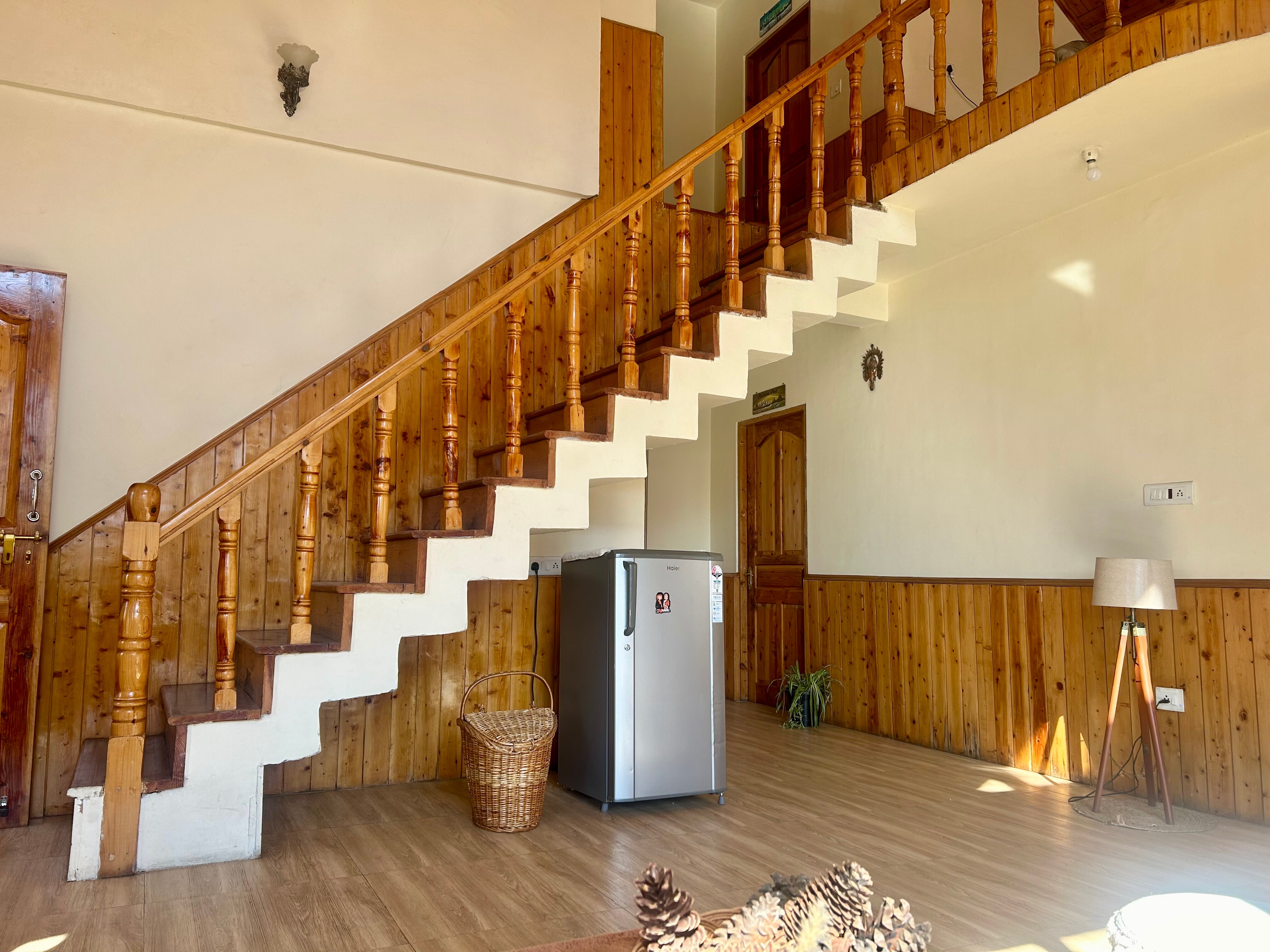 Spacious Cosy 4BHK Duplex in a villa Manali - Tap to explore photos