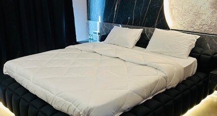 Velvet Vista Stay | Omaxe Hazratganj Room Type - Bedroom