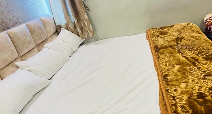 Desi thath hotel Room Type - Family room