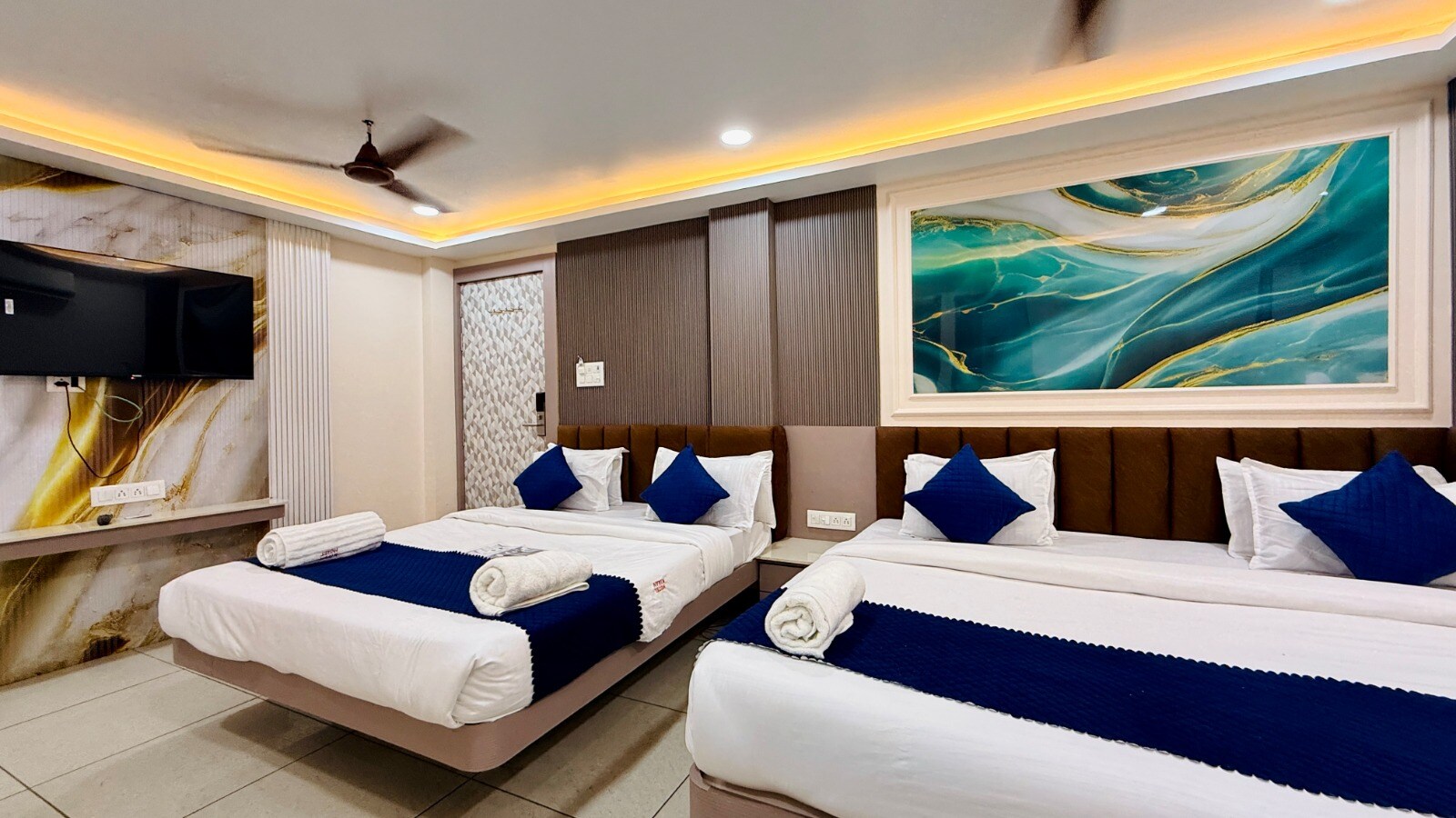 Hotel Kiaan Blue - Tap to explore photos