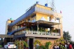 Hotel AURA INN