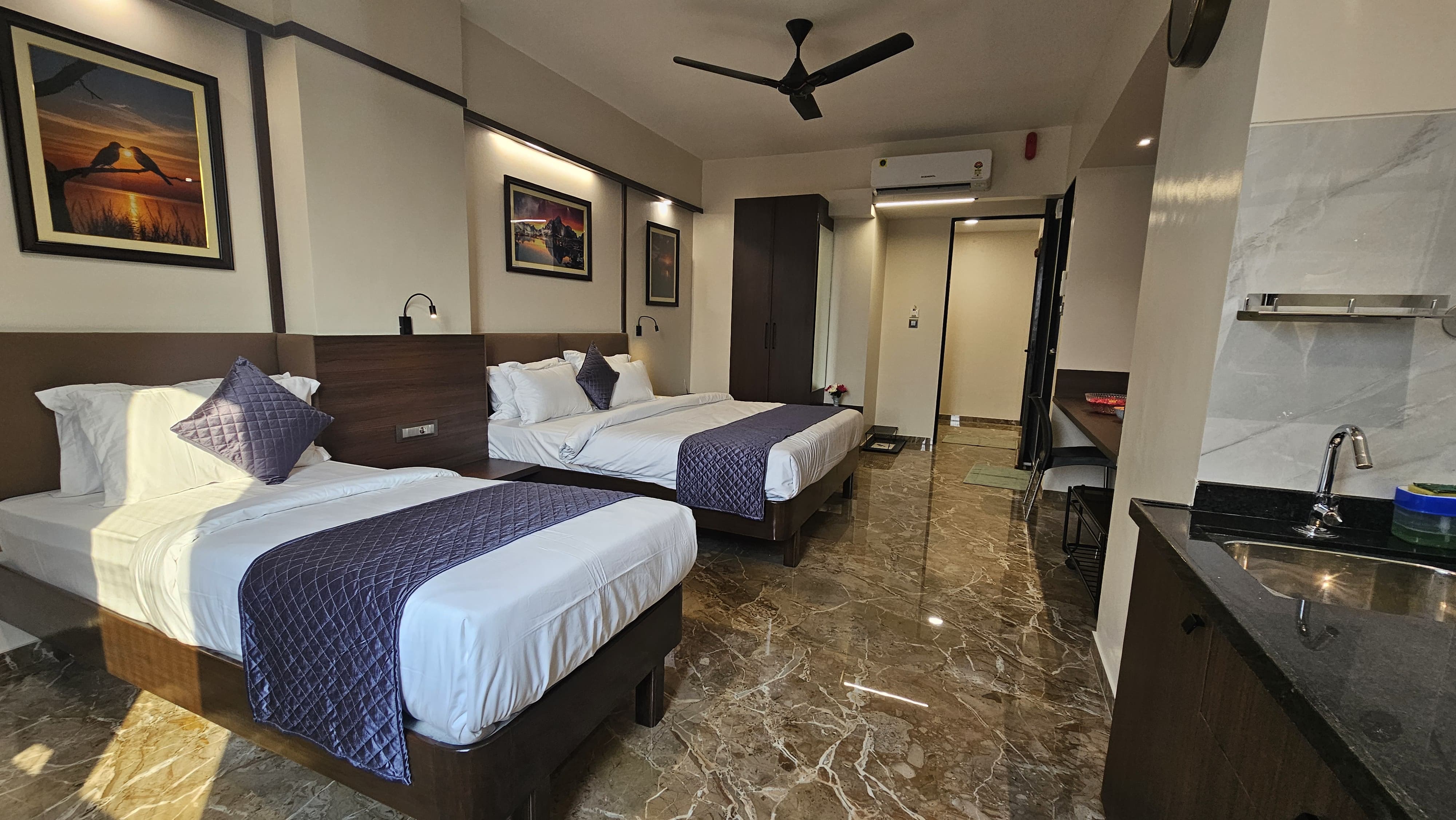 KUBER SUITES - Tap to explore photos