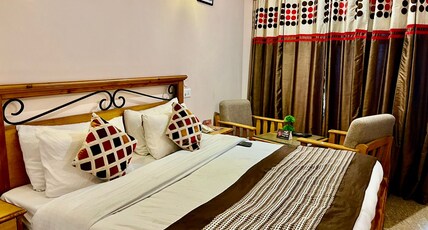 Hotel Asian Plaza Mcleodganj Room Type - Deluxe Room