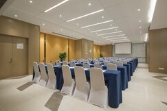 Holiday Inn Express Zhengzhou Longzi Lake