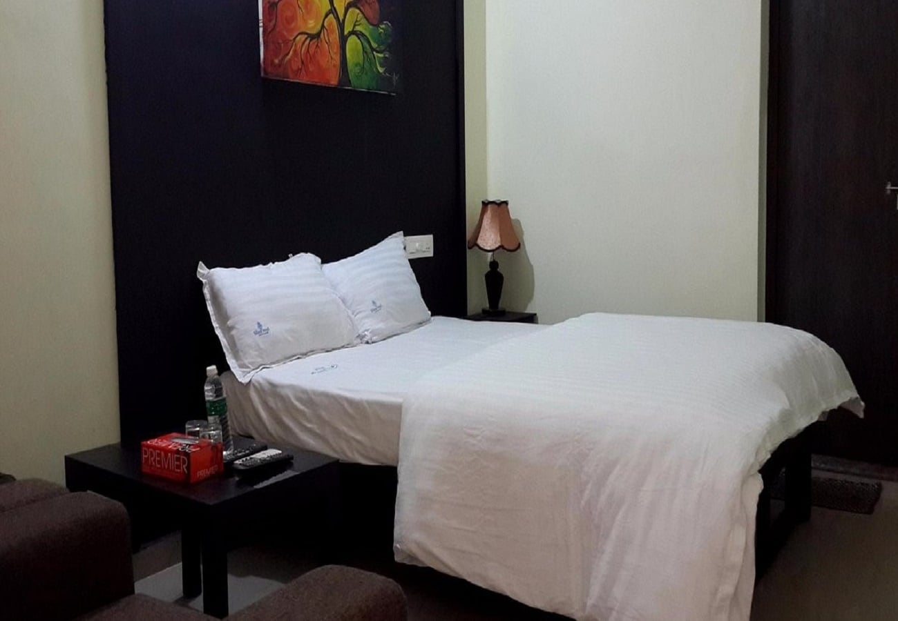 Silversteps Furnished Apartments - Tap to explore photos