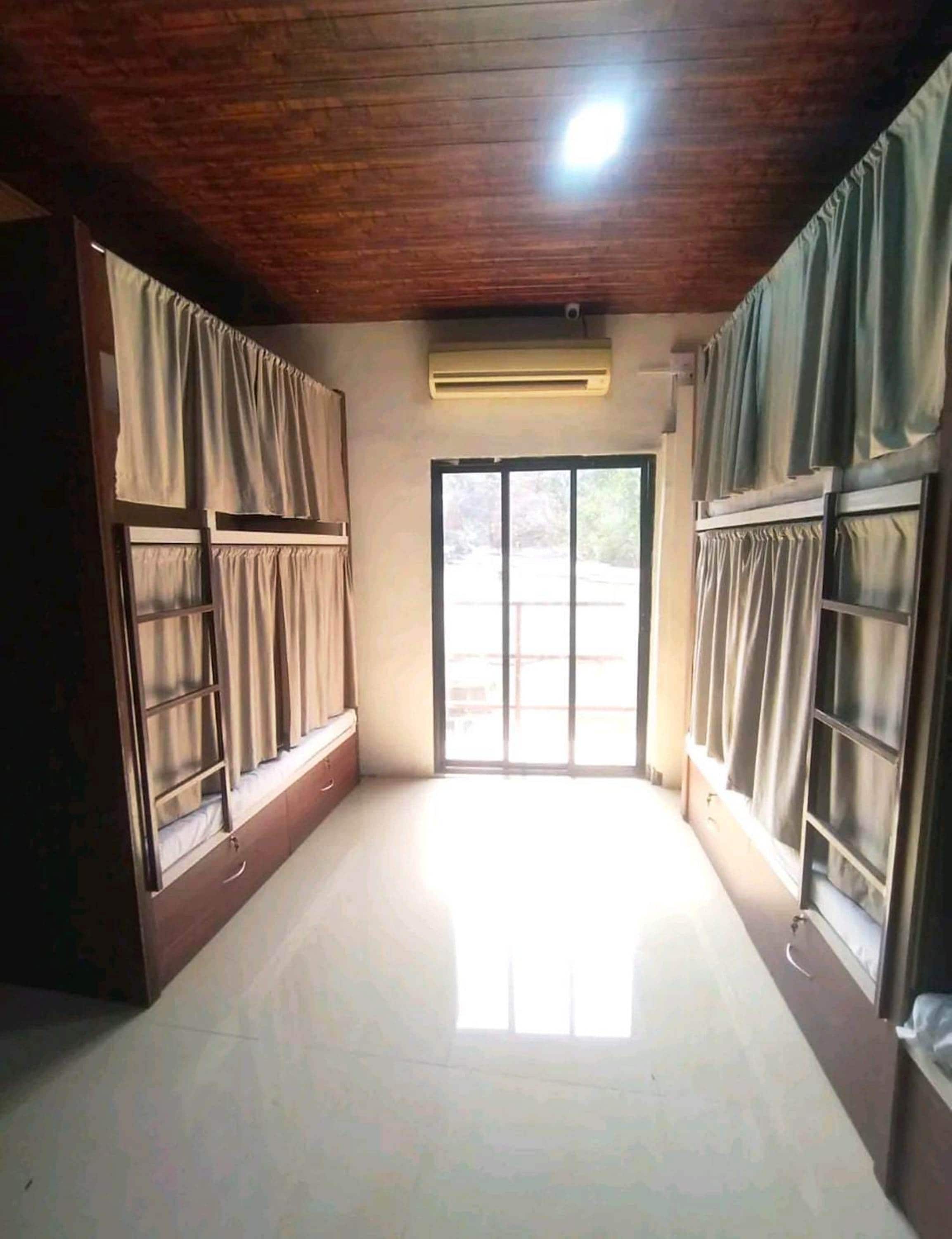 Noor Dormitory Marol - Tap to explore photos