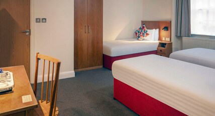 Queensway Hotel, Sure Hotel Collection by Best Western Room Type - 3 Single Beds, Non-Smoking, Standard Room