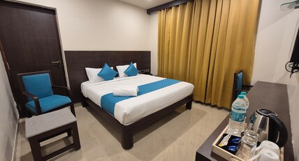 JANA'S HOTEL Room Type - Deluxe King Room
