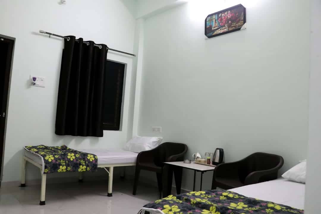 Hotel Teerath Inn - Tap to explore photos