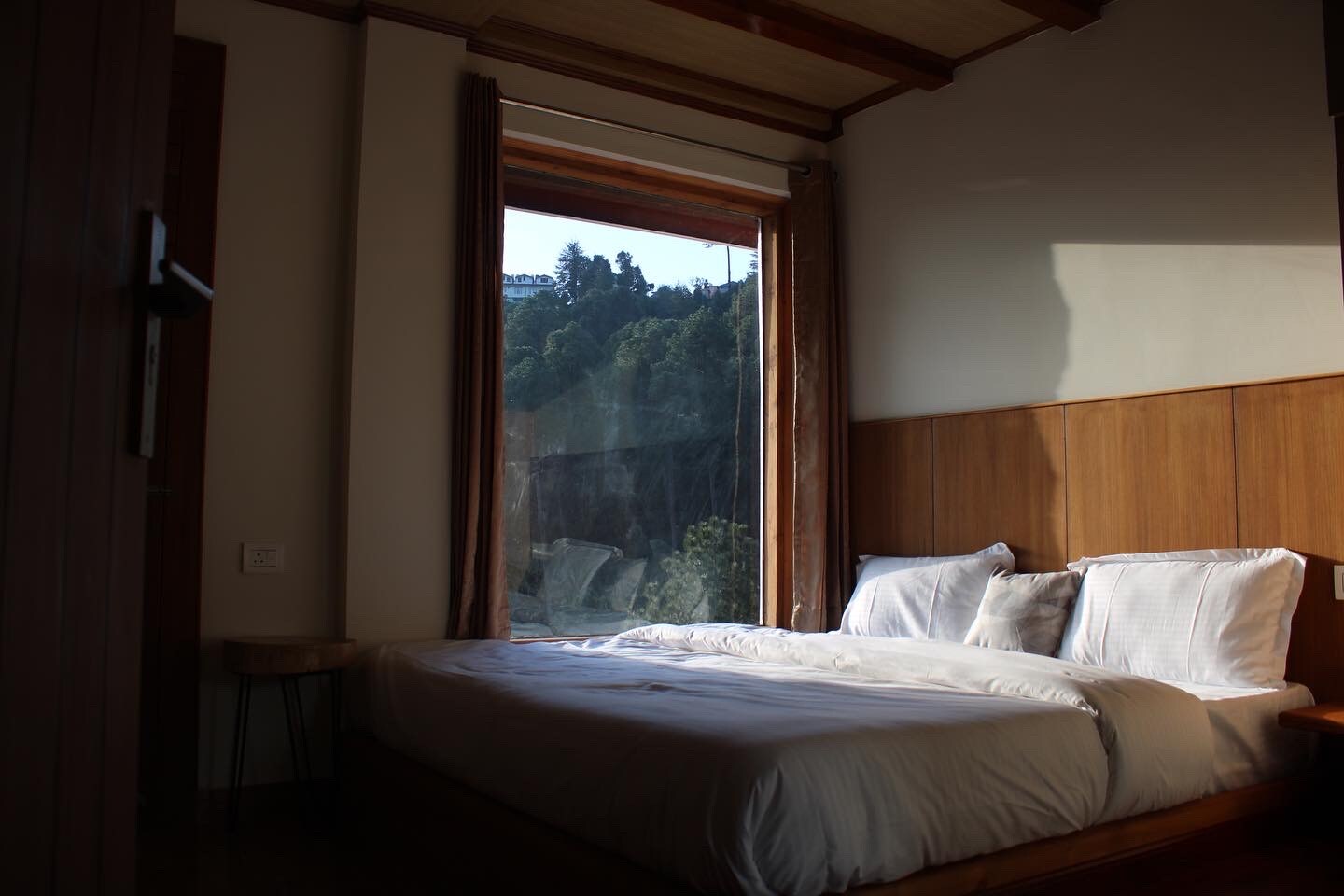 Silentwoods Homestay - Tap to explore photos