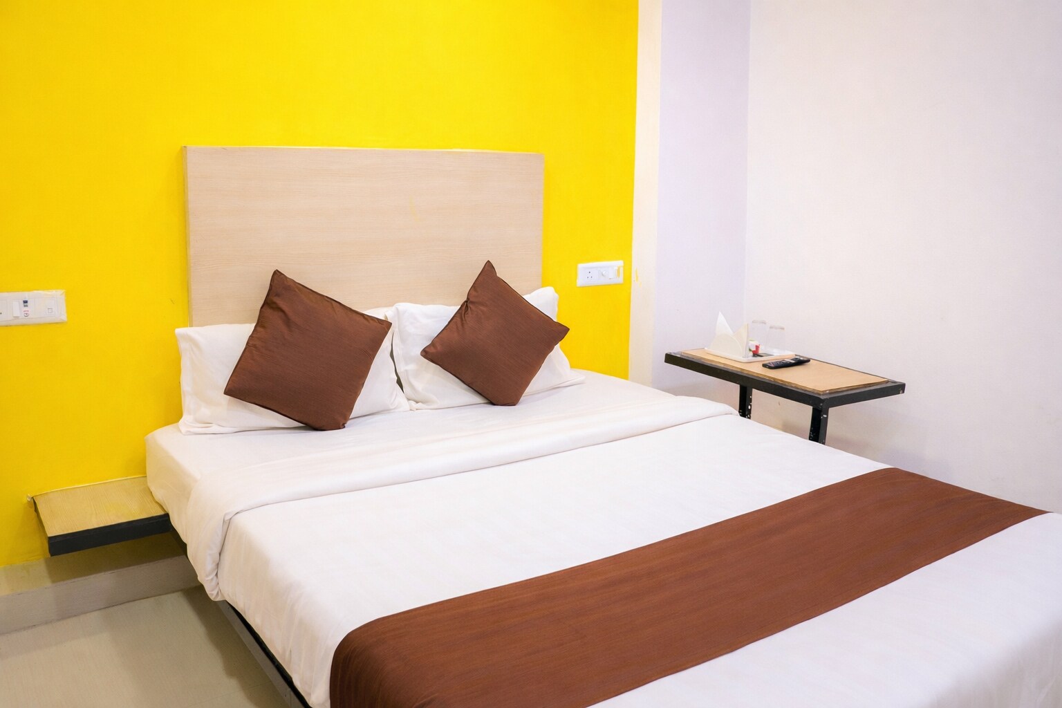 Kanha Inn - Tap to explore photos