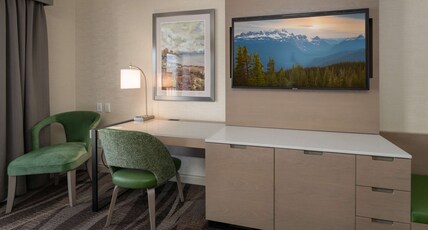 Prestige Harbourfront Resort, BW Premier Collection Room Type - 1 Queen Bed, Non-Smoking, City View, Balcony, Sofabed, Mini Fridge, Flat Screen Television