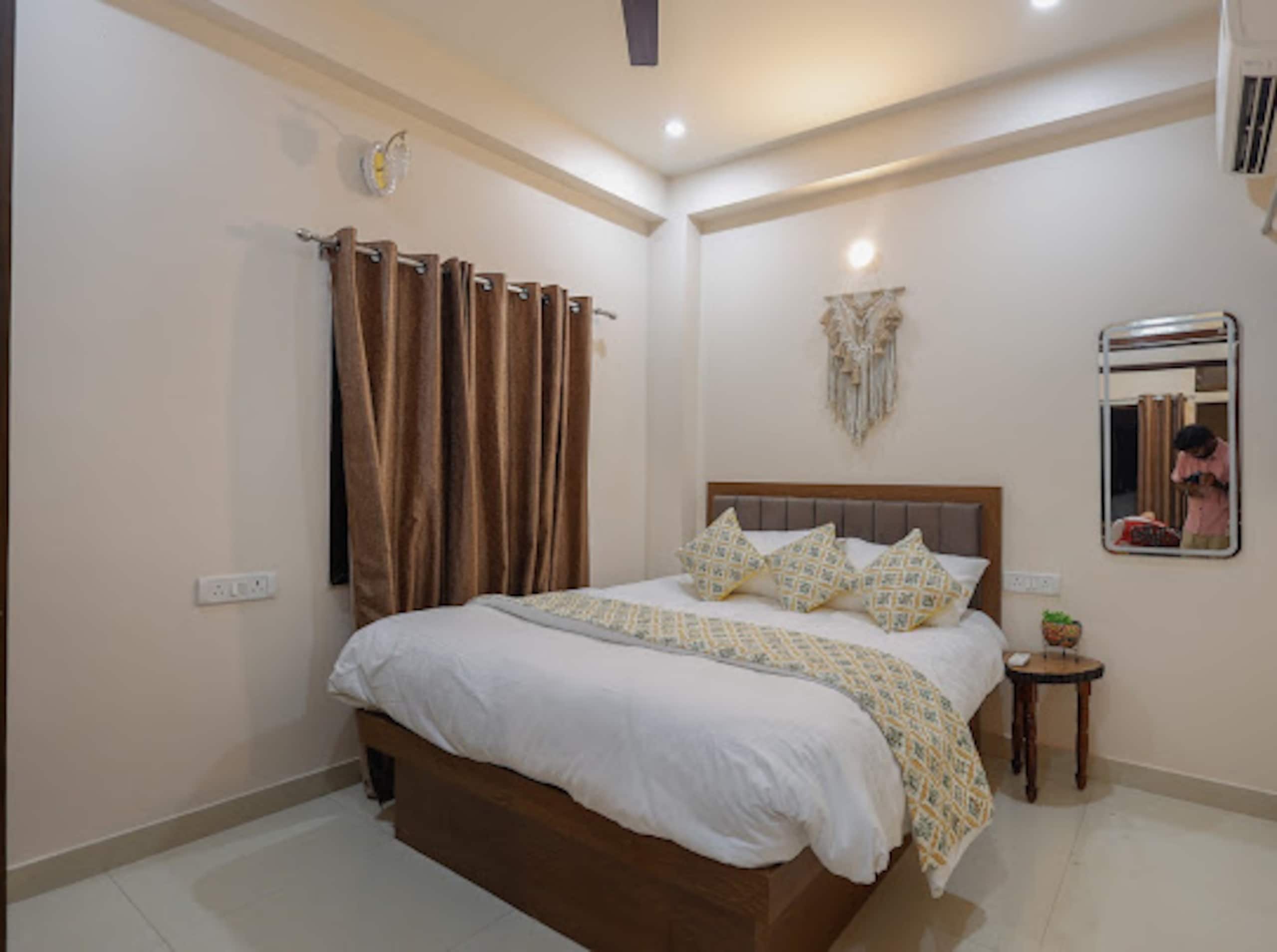 TheZenvyHouse Premium 2BHK Near Kashi Vishwanath - Tap to explore photos