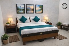 Hotel Ten Crown Noida