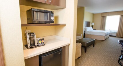 Holiday Inn Phoenix/Chandler Room Type - 2 Queen Beds Standard Mobil Access Tub Holiday Inn Phoenix/Chandler Room Type - 2 Queen Beds Standard Mobil Access Tub