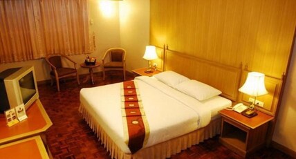 Silom Village Inn Room Type - Standard Double Bed