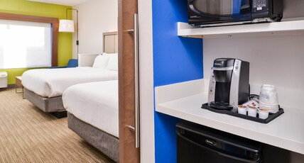 Holiday Inn Express & Suites VAN HORN Room Type - 2 Queen Beds Suite Sofa Bed