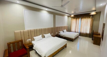 Raja Ji Hotels Room Type - Family Room with 2 KING SIZE Beds