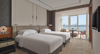 InterContinental Hotels HAIKOU SEAVIEW Room Type - Premium Room InterContinental Hotels HAIKOU SEAVIEW Room Type - Premium Room