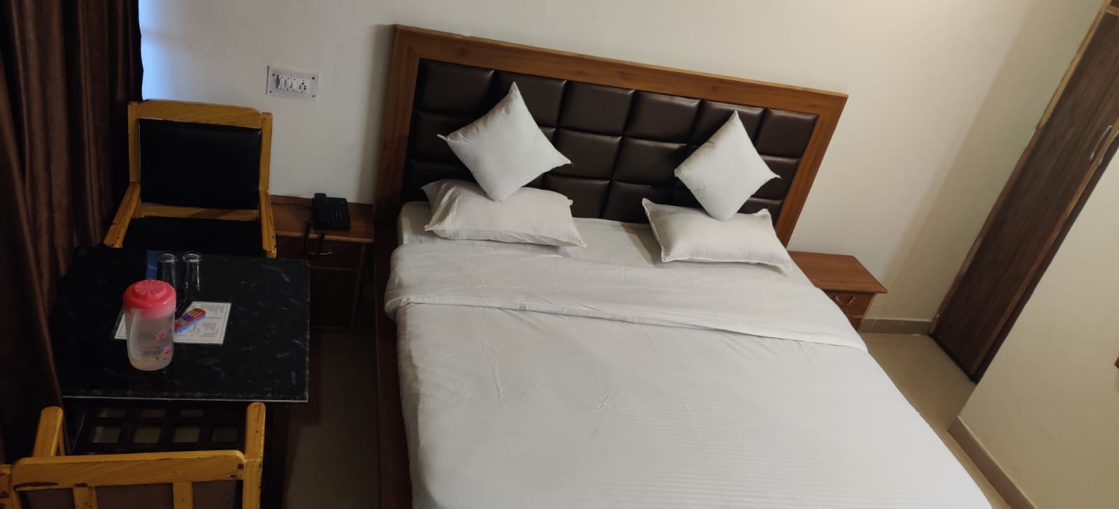 Hotel Satkar - Tap to explore photos