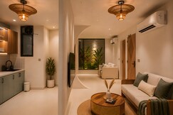 The Bohemian Luxe Suite Jacuzzi XBOX