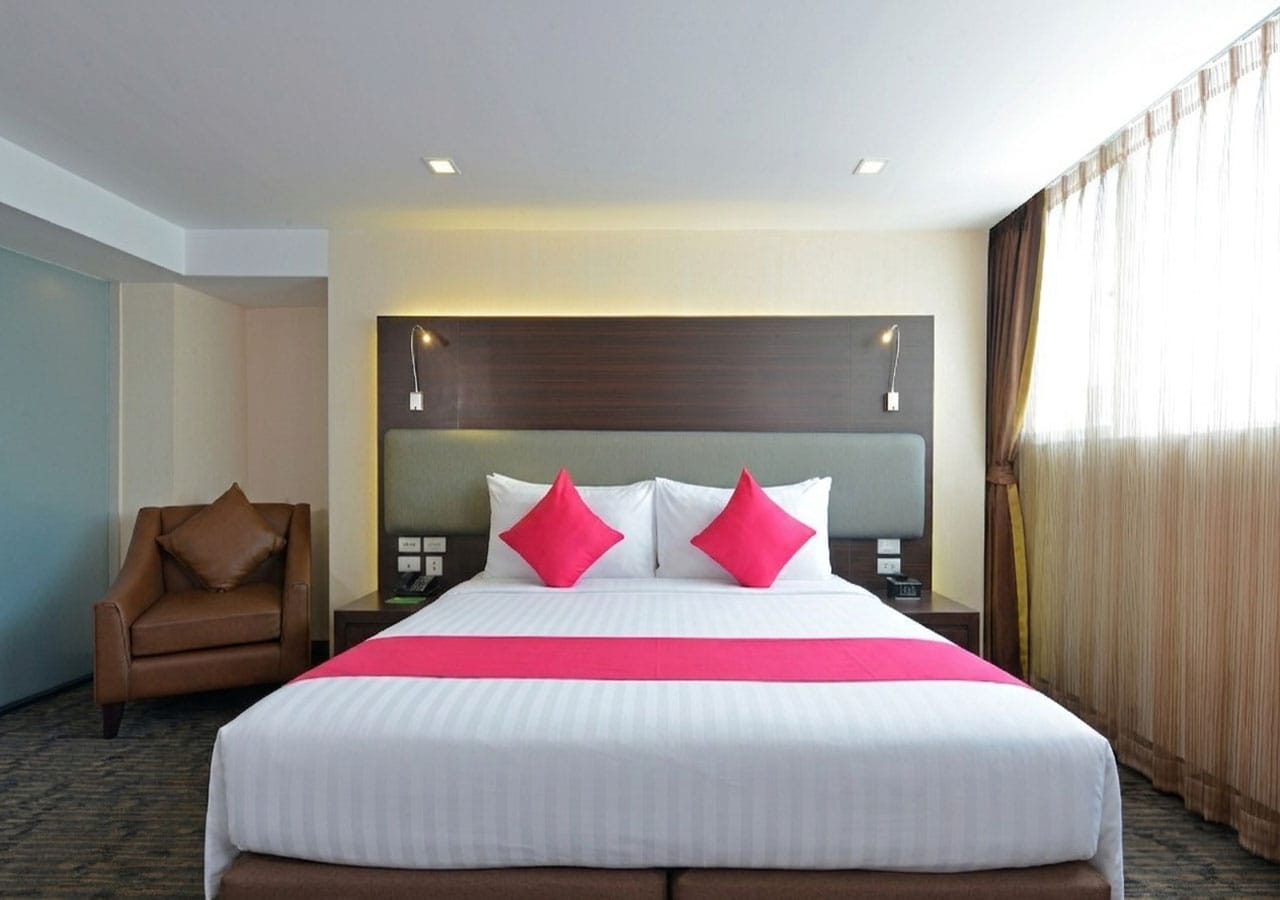 Hotel Royal Bangkok - Tap to explore photos