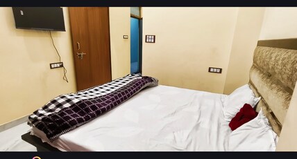 Hotel Swastik Residency Room Type - Deluxe Double Room 2