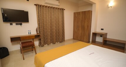 DIWAN RESIDENCY Room Type - Standard AC Room (Queen bed)